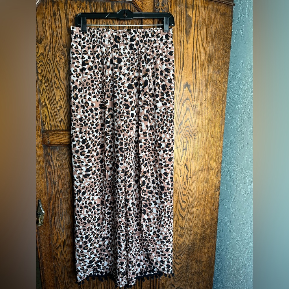 Time and Tru beach / pool cover up pants NWOT small